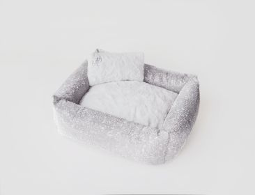 Imperial Crystal Bed (Color: Imperial Crystal)